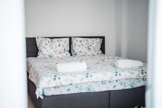 Black Sea Luxury 2bdrm Apartment