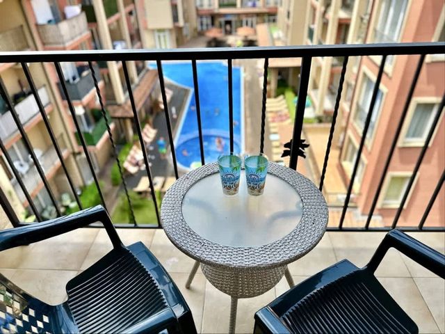 Cozy pool view studio  Sunny View Central