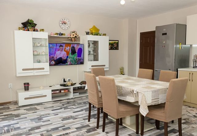 Beachside Haven: Charming 2BD near Golden Sands - Photo 3