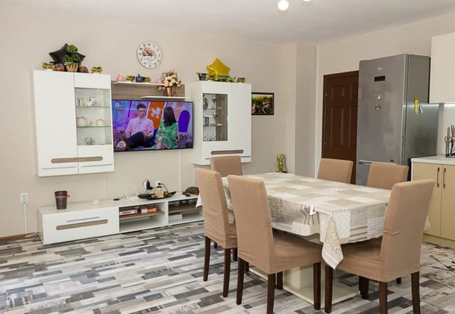 Beachside Haven: Charming 2BD near Golden Sands - Photo 3