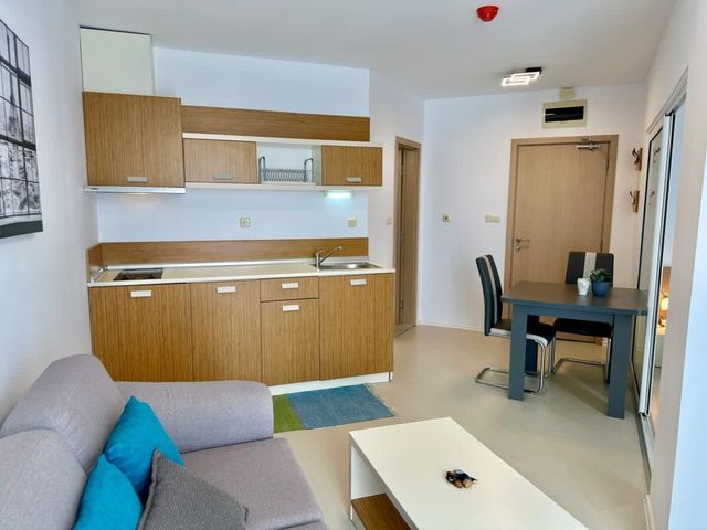 Cozy  pool view apartment on complex Rainbow 3