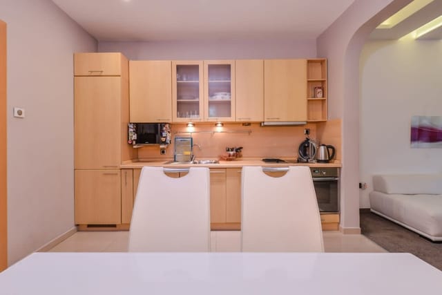 Extravaganzzo - Super Central One Bedroom Modern