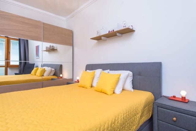 Designer, Business, Central, 1BDR Apartment