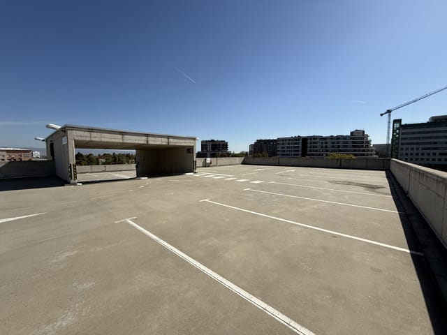 Big 5 Story Parking with security