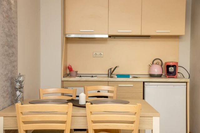 Sunny apartment in a complex with a POOL and GYM