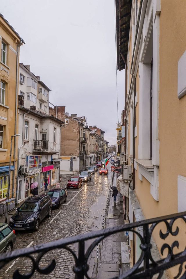 Champs-Élysées Sofia | 2BDR 2BTHR