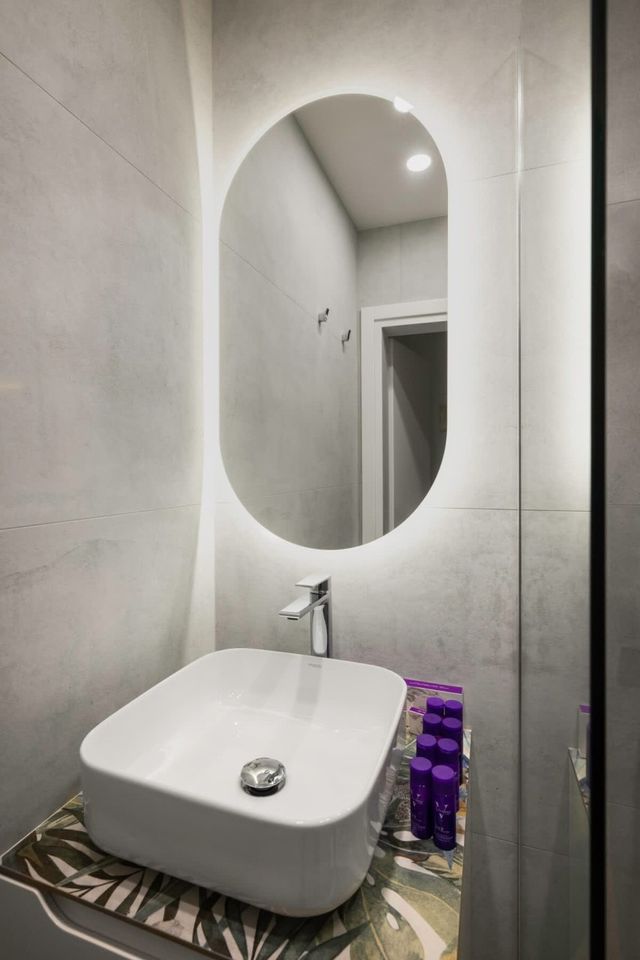 The Purely Placed 1BD Central Flat