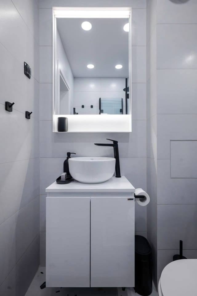 Modern&Central 2-BD with Parking