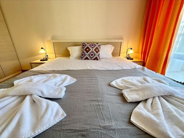 Suite apartment with balcony in Royal Sun