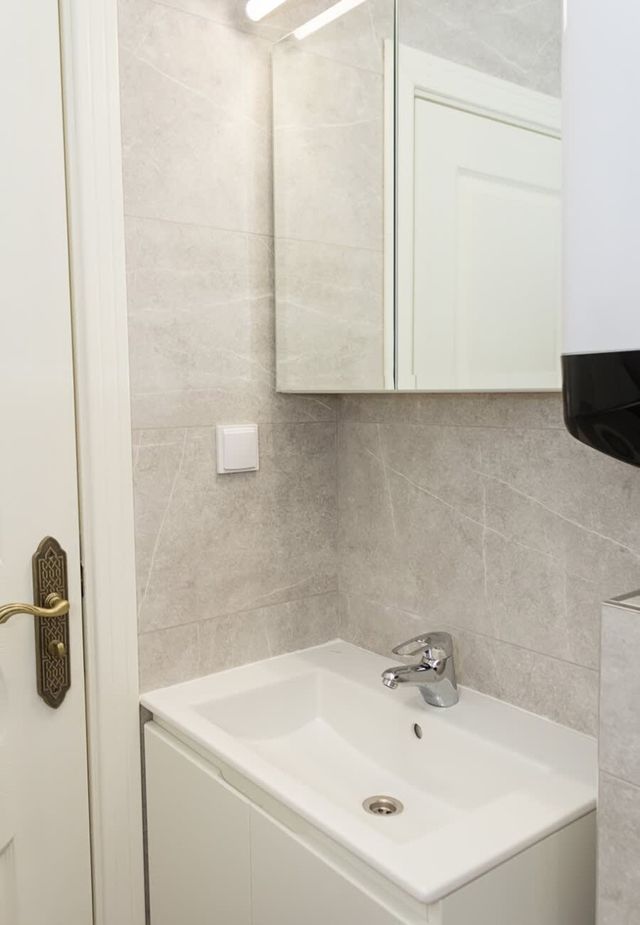 2BD Home In The Heart Of Varna with Parking - Blue