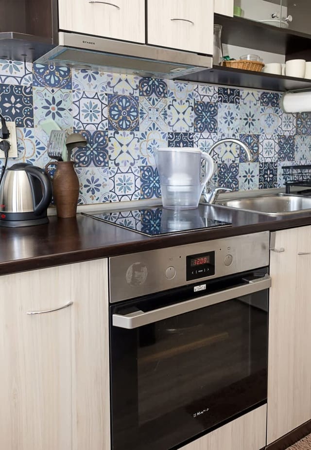 Cozy Sea-View Flat with Balcony in Galata, Varna