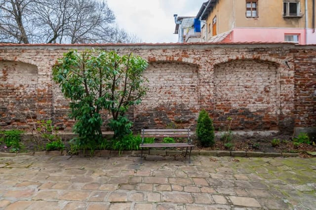 Hristina Tsar Simeon · 2BD flat near Serdica II station