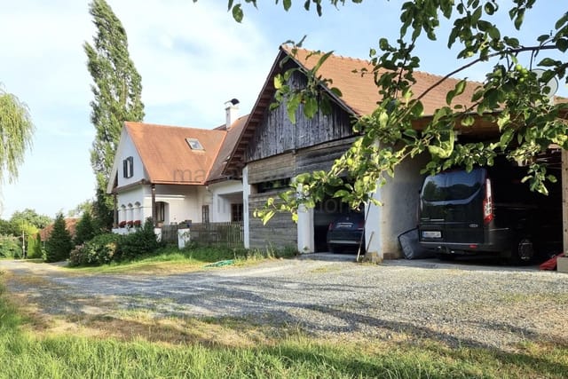 Location 260 - Photo 2