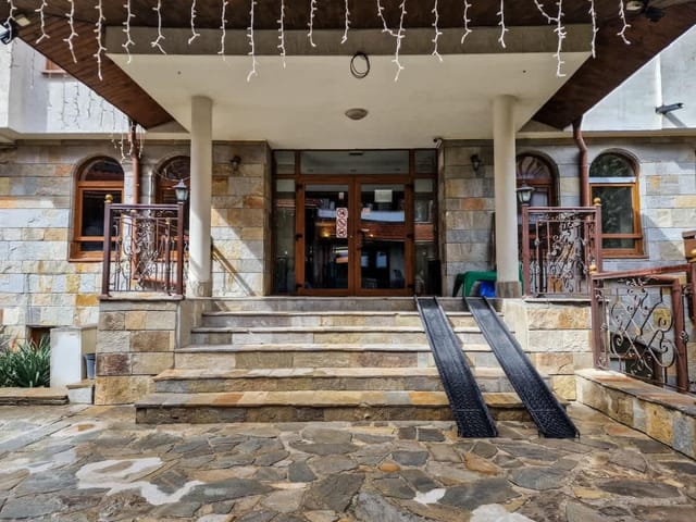 Cedar Lodge 2 Bedroom Apartment