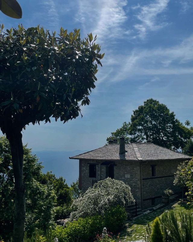 Small Luxury Hotel like an old Traditional house in Pelion with amazing garden and breathteking sea view to the agean. - Photo 4