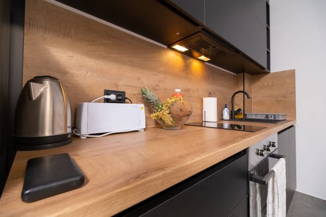 Central Plovdiv: Modern 1BR with Netflix & Balcony