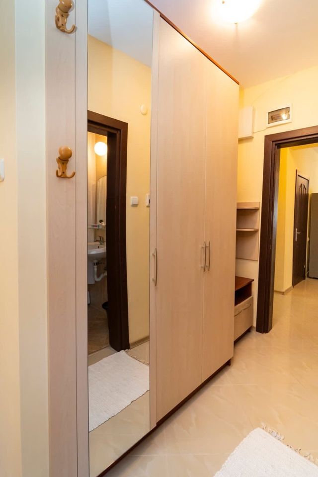 The Family Courtyard - Very LARGE 2BD Apartment