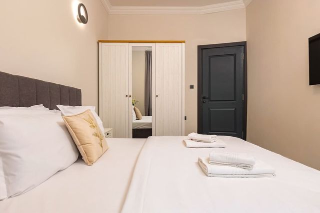 Central Apartments with Garden view - Apt No. 4 - Photo 4