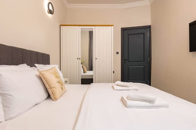 Central Apartments with Garden view - Apt No. 4 - Photo 4