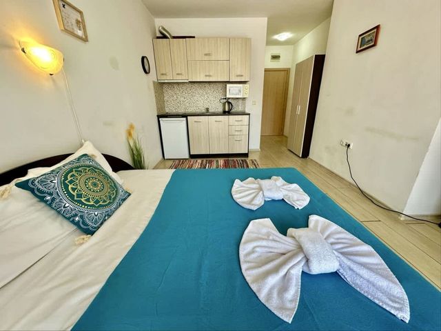 Cozy pool view studio  Sunny View Central