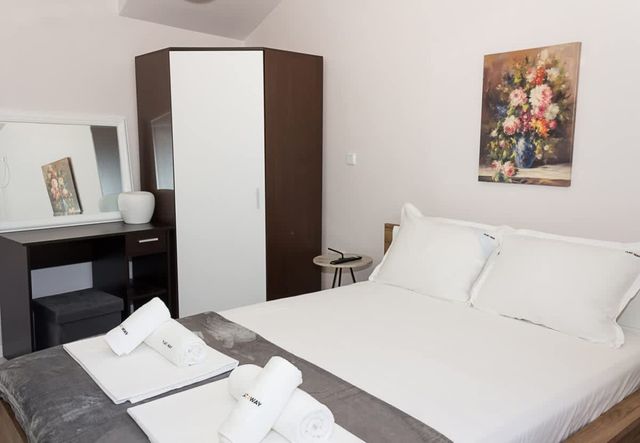 The Purplish Apartment Varna Center