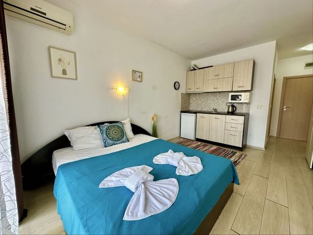 Cozy pool view studio  Sunny View Central