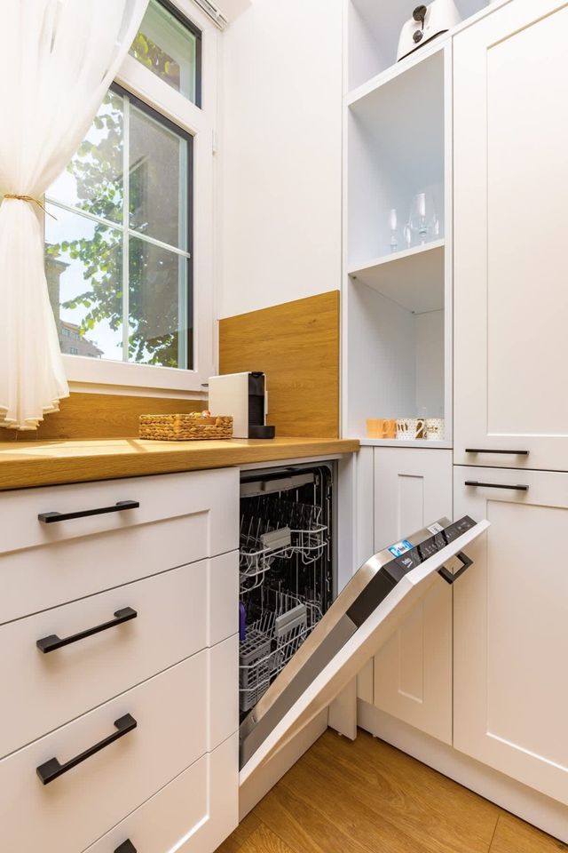 Happy People Plovdiv 1-BD Apartment - White