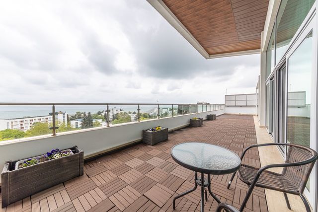 Corner Penthouses: Sunset & Sunrise in The Flamingo Grand Hotel