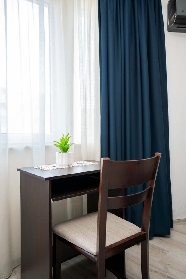 Sunny & Modern 1BD Apartment