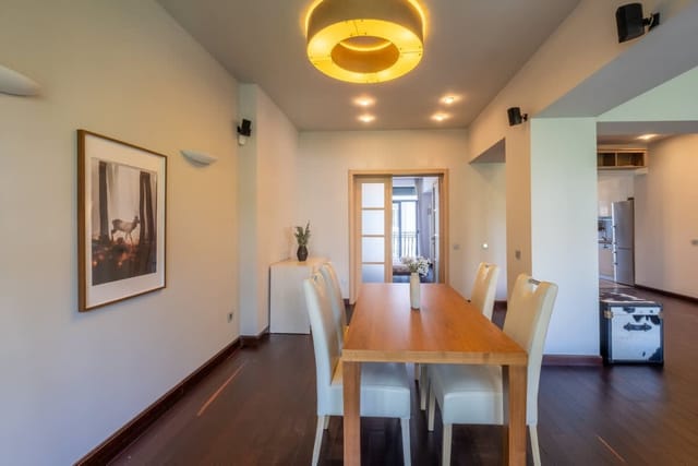 Spacious & Modern 2BD/2BA Flat | Prime Location