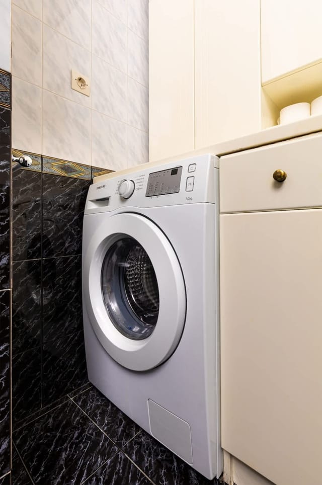 Spacious 2-Bedroom Maisonette in City Centre