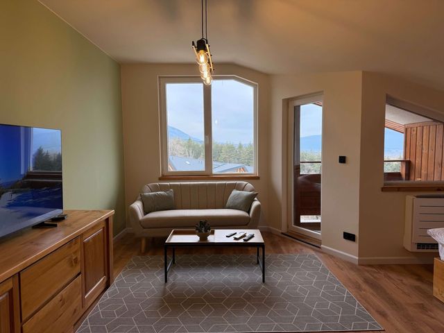 Detelina Mountain Retreat- Cozy Studio with Balcony