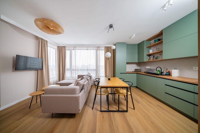 Spacious 2BR Apartment - Modern Design