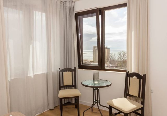 Seaview Haven: Elegant 2BD Flat in Balchik