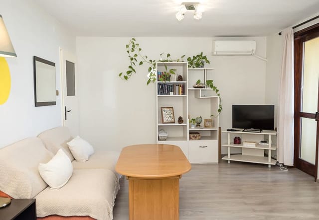 Cozy Sea-View Flat with Balcony in Galata, Varna - Photo 2