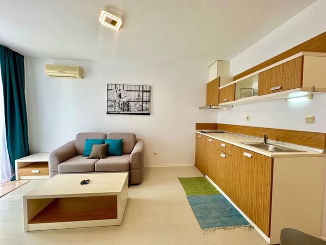 Cozy  pool view apartment on complex Rainbow 3