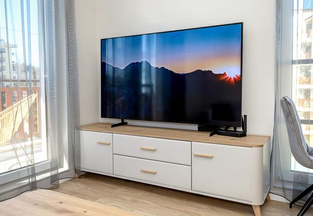 Modern Flat with Parking - St Constantine & Helena