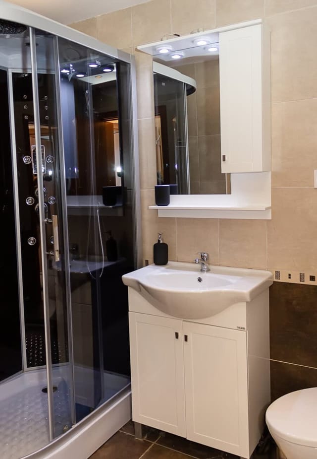 Spacious 3BD Flat with Large Terrace & Sea View