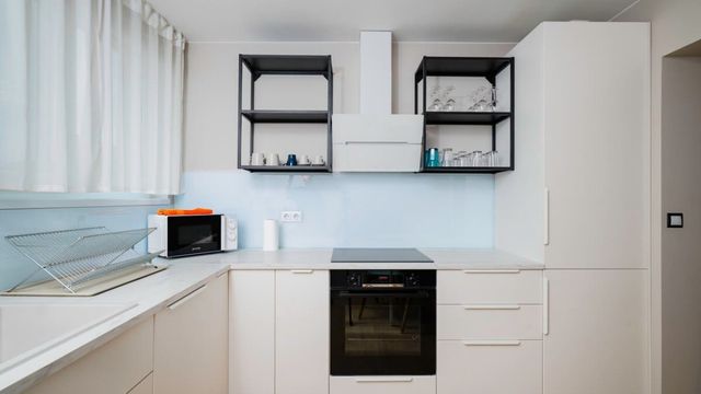 Quiet 2 BDR Comfort Near NDK + Workspace