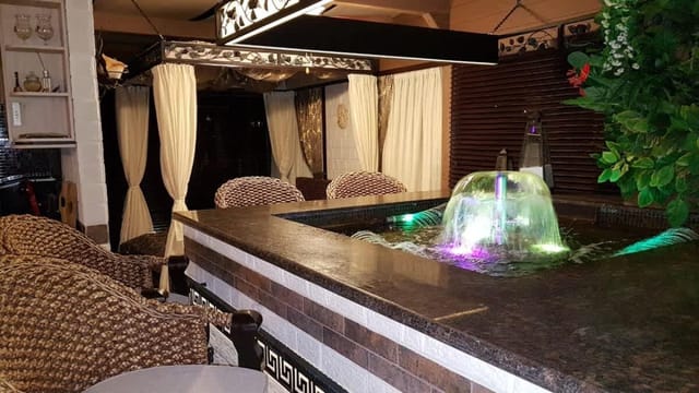 Under the Stars - Lux. Penthouse w/ POOL + Terrace