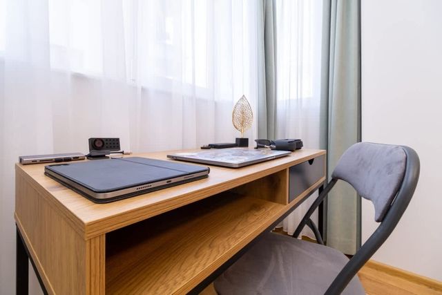 City Center Perfect: 1BR Apartment