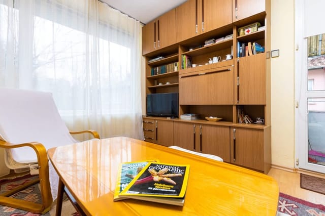 Quiet apartment near the center