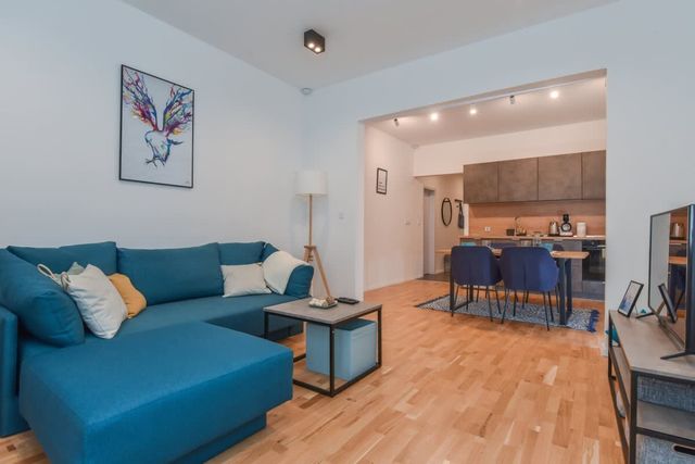 Smart &amp; Modern 2-BDR Flat - TOP Location in Sofia - Photo 3