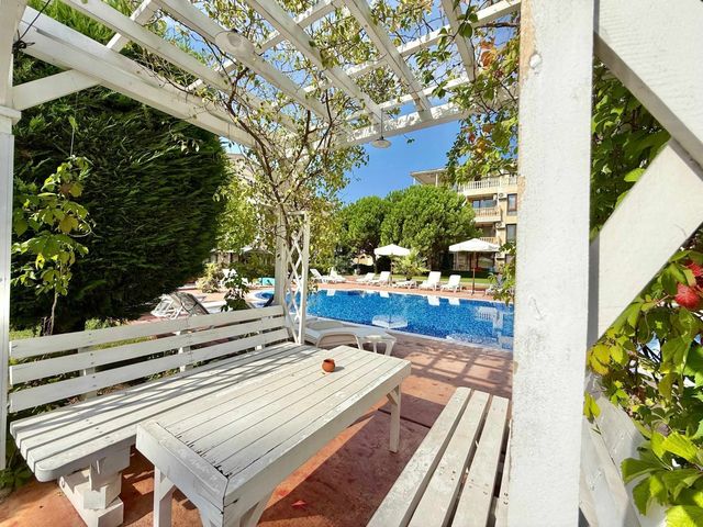 Cozy 1-Bedroom Apartment in Royal Bay