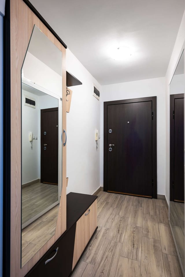 Sunny & Modern 1BD Apartment