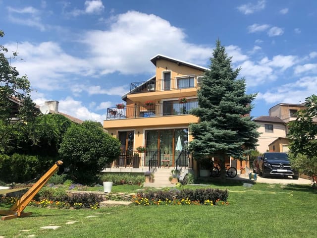 Modern Villa with Garden in Evksinograd, Varna