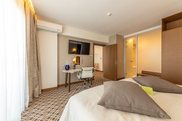 Futuristic One Bedroom Apartment in the Maritim Paradise Blue Hotel