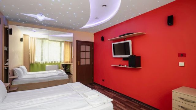 Central 1BD Apartment Next to Women's Market - Photo 2