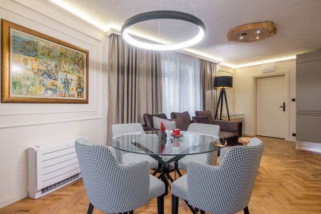 SOFapart Stylish &amp; Fancy Place | 1 BDR - Photo 3