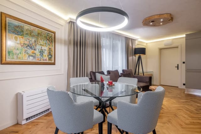 SOFapart Stylish &amp; Fancy Place | 1 BDR - Photo 3